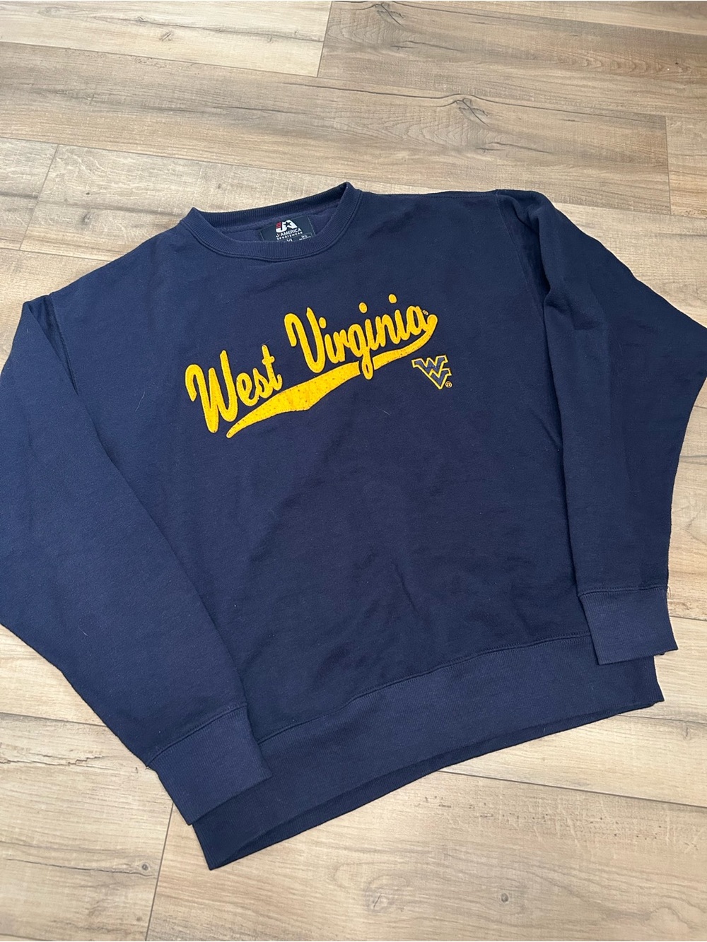 2000’s Y2K Vintage West Virginia Navy Crewneck Sweatshirt with Gold Script